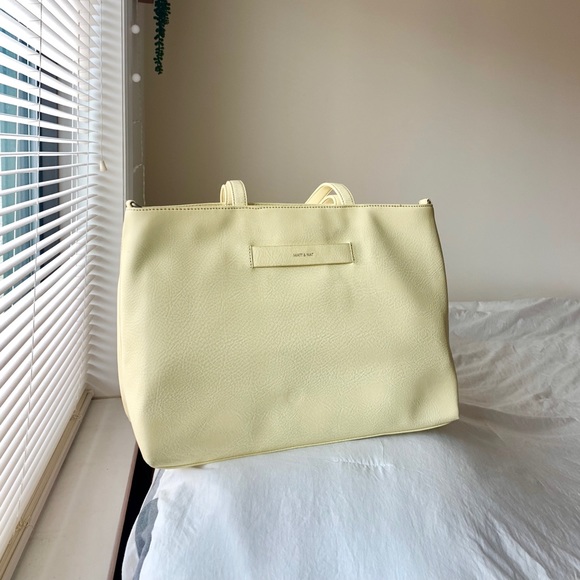 SOLD! Matt £ Nat shoulder bag - Picture 2 of 7